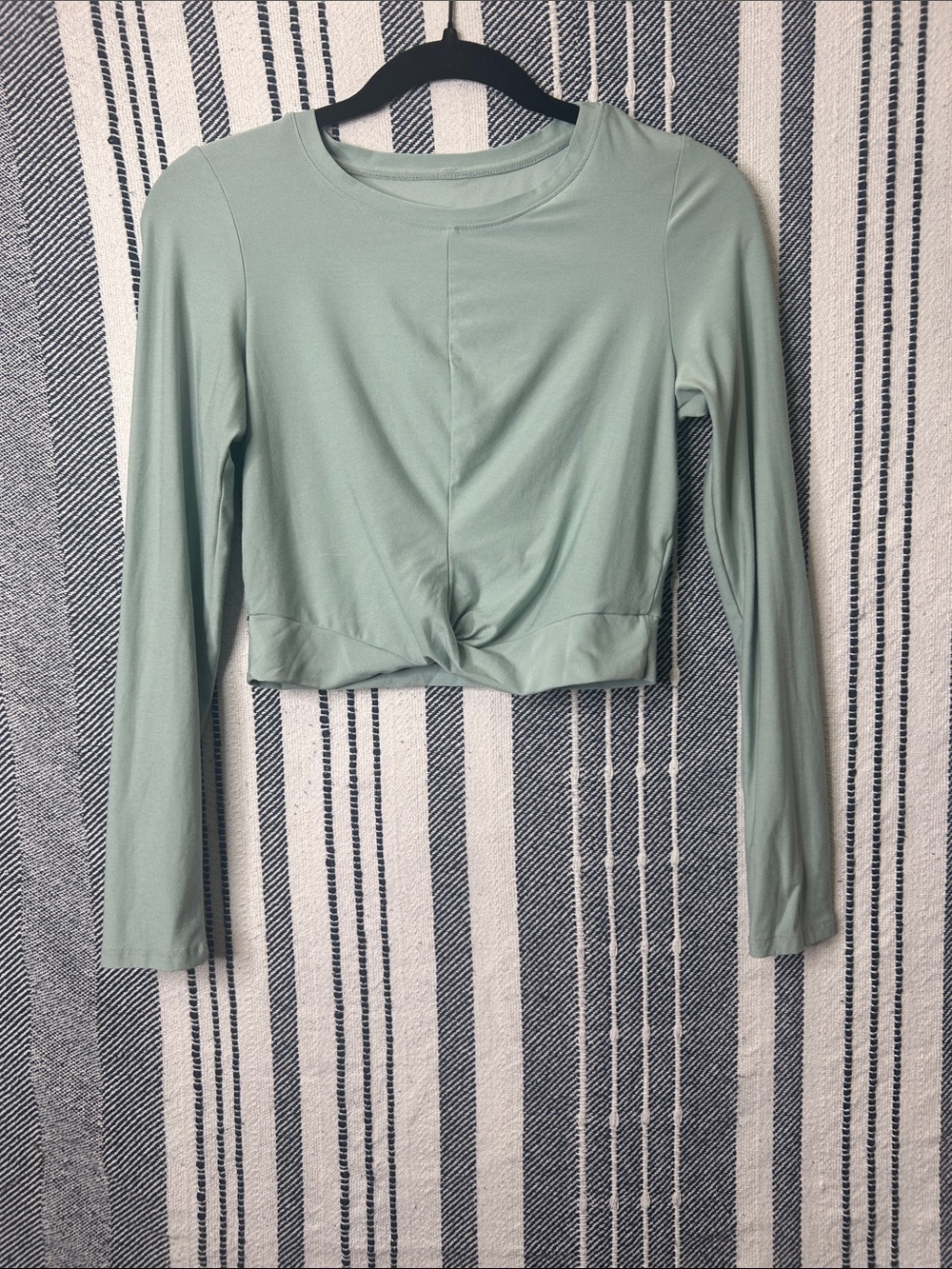 Beyond Yoga Front Twist Cropped Long Sleeve